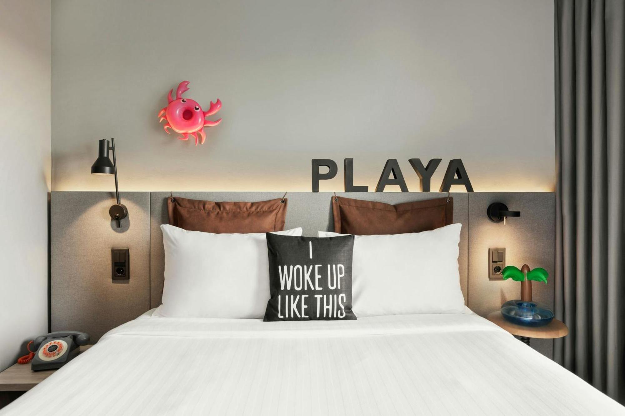 Moxy 4*